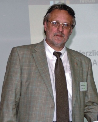 Heinrich Rausch: „Dem Handwerk eröffnet sich mit den Sprinkleranlagen in Privathaushalten ein neues, lukratives Geschäftsfeld“ Heinrich Rausch: „Dem Handwerk eröffnet sich mit den Sprinkleranlagen in Privathaushalten ein neues, lukratives Geschäftsfeld“
