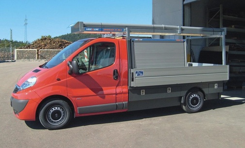 Kompakt-Transporter Vivaro als Tieflader mit handwerkergerechten Aufbauten
