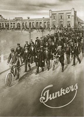 Gas-Heizkessel von Junkers wurden von 1912 an in Dessau hergestellt. In diesem Werk wurde 1915 auch das erste Ganzmetallflugzeug der Welt gebaut. - © Junkers

