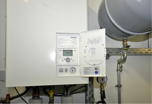 <p>
Die Gas-Brennwertheizung EcoTherm Plus WGB von Brötje (50 kW Nennwärmeleistung) versorgt fünf Heizkreise. 
</p>