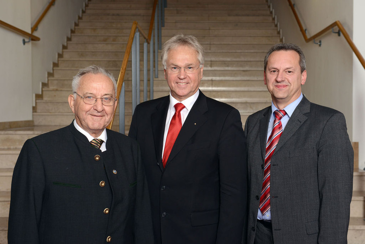 Paul Waning, Vorstandsvorsitzender des BWP, verabschiedete die langjährigen Mitglieder des BWP-Vorstands Paul Schmidhuber und Konrad Rebholz. (v.l.: Schmidhuber, Waning, Rebholz)
