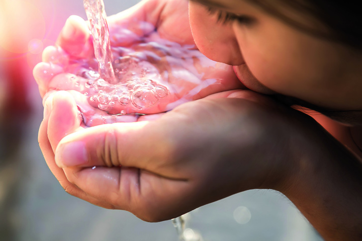 CONTI+ oXan zero bietet Handwerkern, Betreibern und Kommunen maximale Sicherheit für ihre Trinkwasseranlagen. Das Desinfektionsmittel kann im Einklang mit § 11 der Trinkwasserverordnung eingesetzt werden. - © CONTI+/Shutterstock
