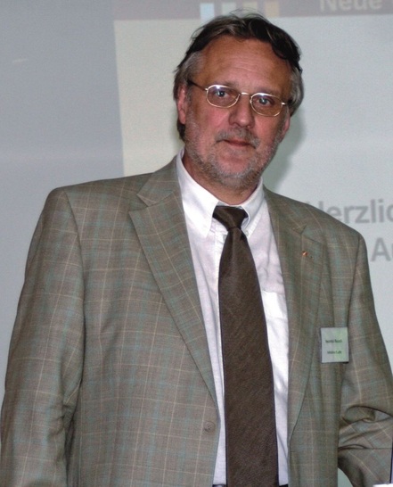Heinrich Rausch: „Dem Handwerk eröffnet sich mit den Sprinkleranlagen in Privathaushalten ein neues, lukratives Geschäftsfeld“ Heinrich Rausch: „Dem Handwerk eröffnet sich mit den Sprinkleranlagen in Privathaushalten ein neues, lukratives Geschäftsfeld“