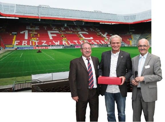 Der diesjährige Fachverbandstag fand in der VIP-Lounge des Fritz-Walter-Stadions in Kaiserslautern statt. Ein Highlight der Veranstaltung war das Interview mit Ex-Nationalspieler Hans-Peter Briegel, hier mit LIM Fritz Koch (l.) und HGF Rainer Lunk.