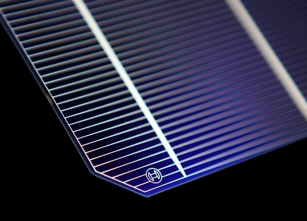 Detailansicht einer monokristallinen Bosch-Solarzelle der zweiten Generation. - © Bosch Solar Energy
