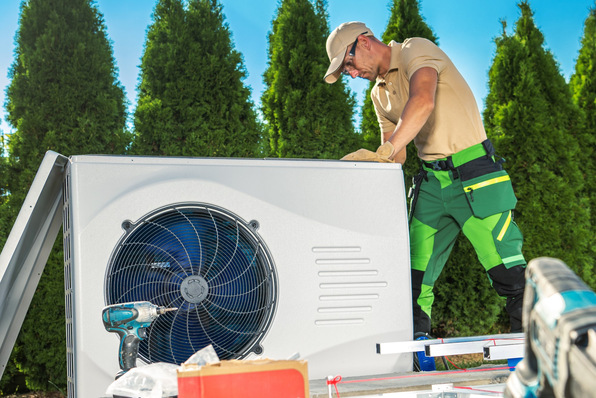 © Tomasz Zajda – stock.adobe.com Seit Mitte 2024 sind die Preise für die Anschaffung eines neuen Wärmeerzeugers im Durchschnitt um 5,3 % gestiegen. Im Jahr davor lag dieser Wert noch bei 8,9 %.