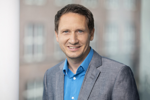 © Pablo Castagnola / vzbv Stefan Materne: „Seit wir die Preise erfassen, kannten sie nur eine Richtung: nach oben.“